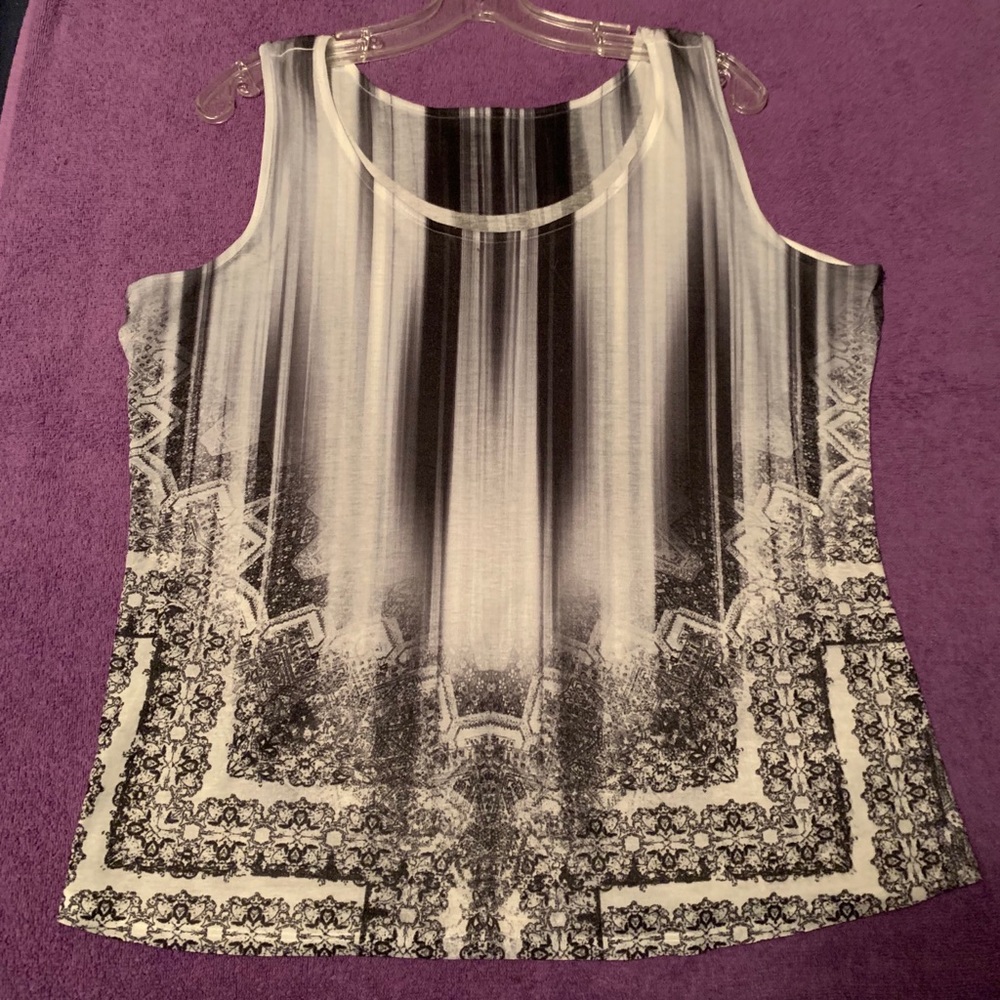 Black and white tank top with cover